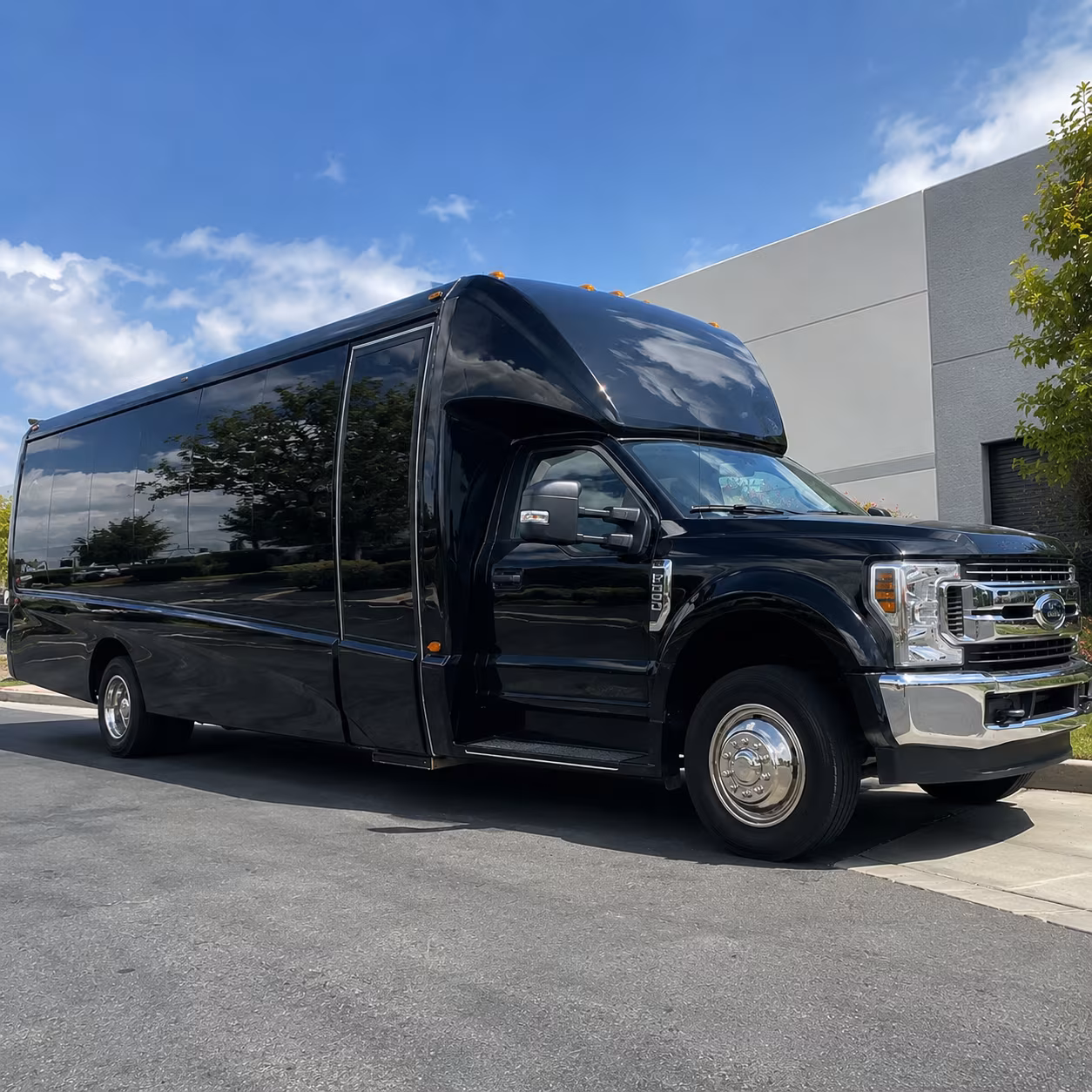 minibuses for portland bridal party pickup and photo stops