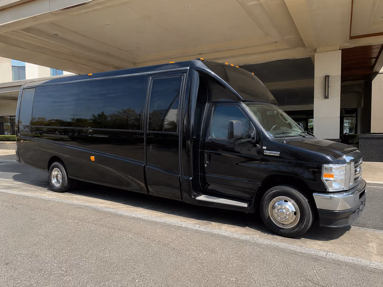 party buses for bachelorette wine tours through the willamette valley