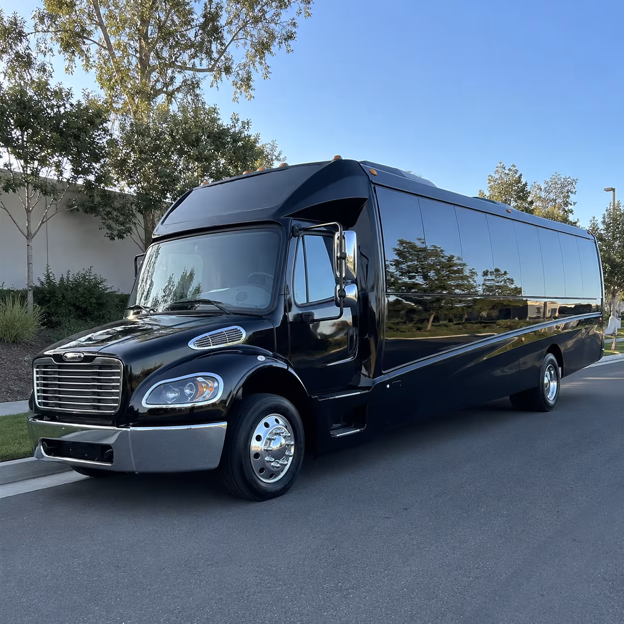 portland 18 passenger minibus