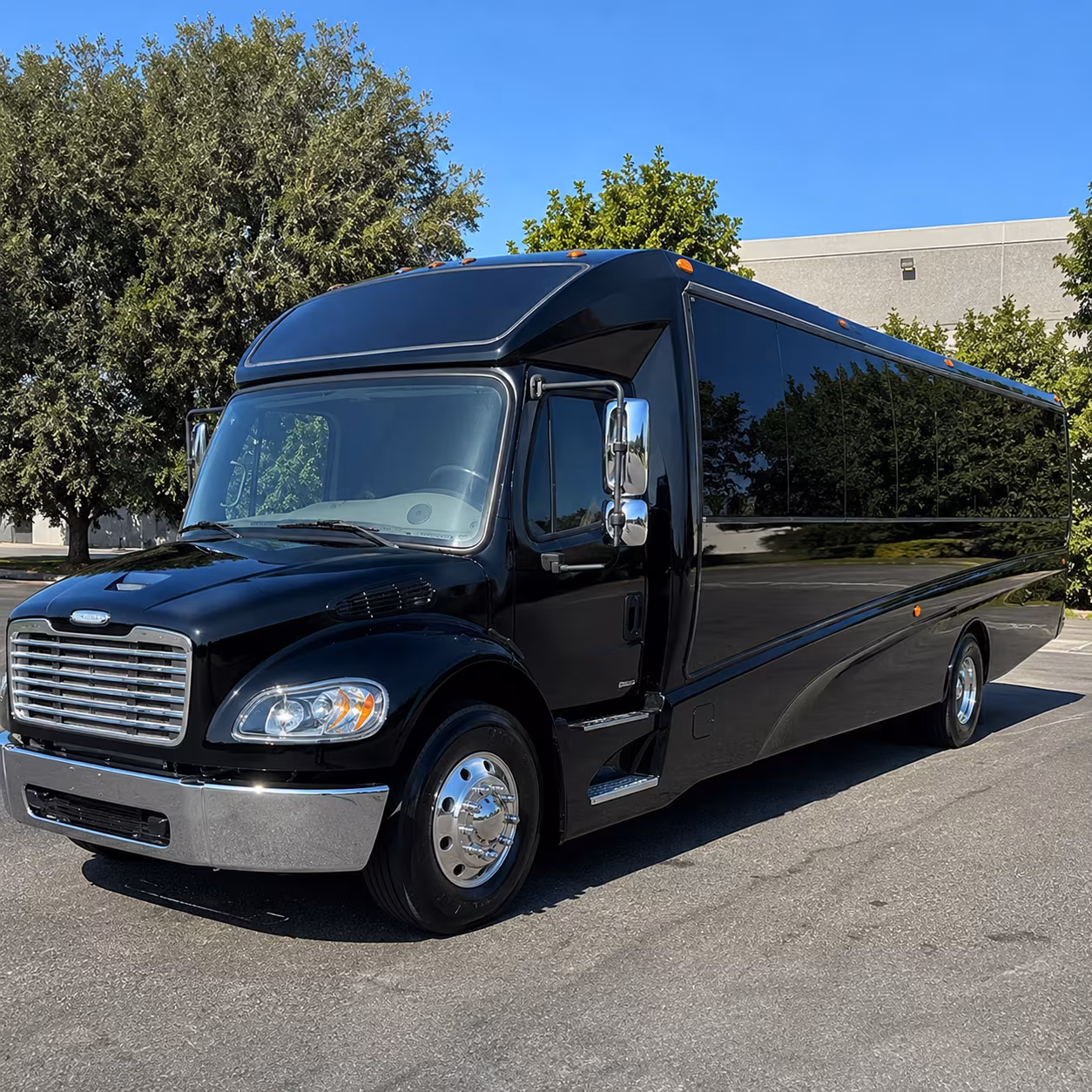 portland 25 passenger minibus