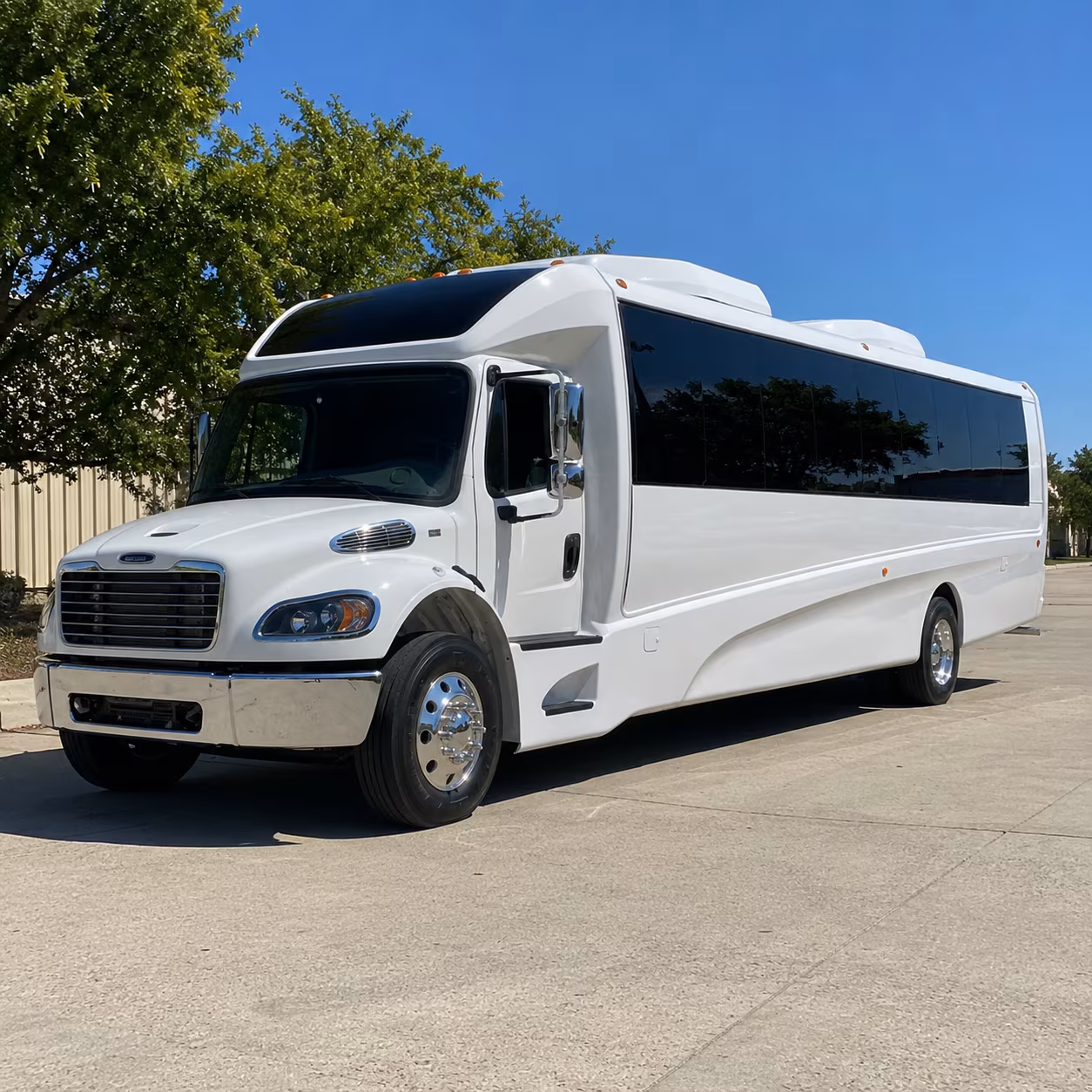 portland 35 passenger minibus