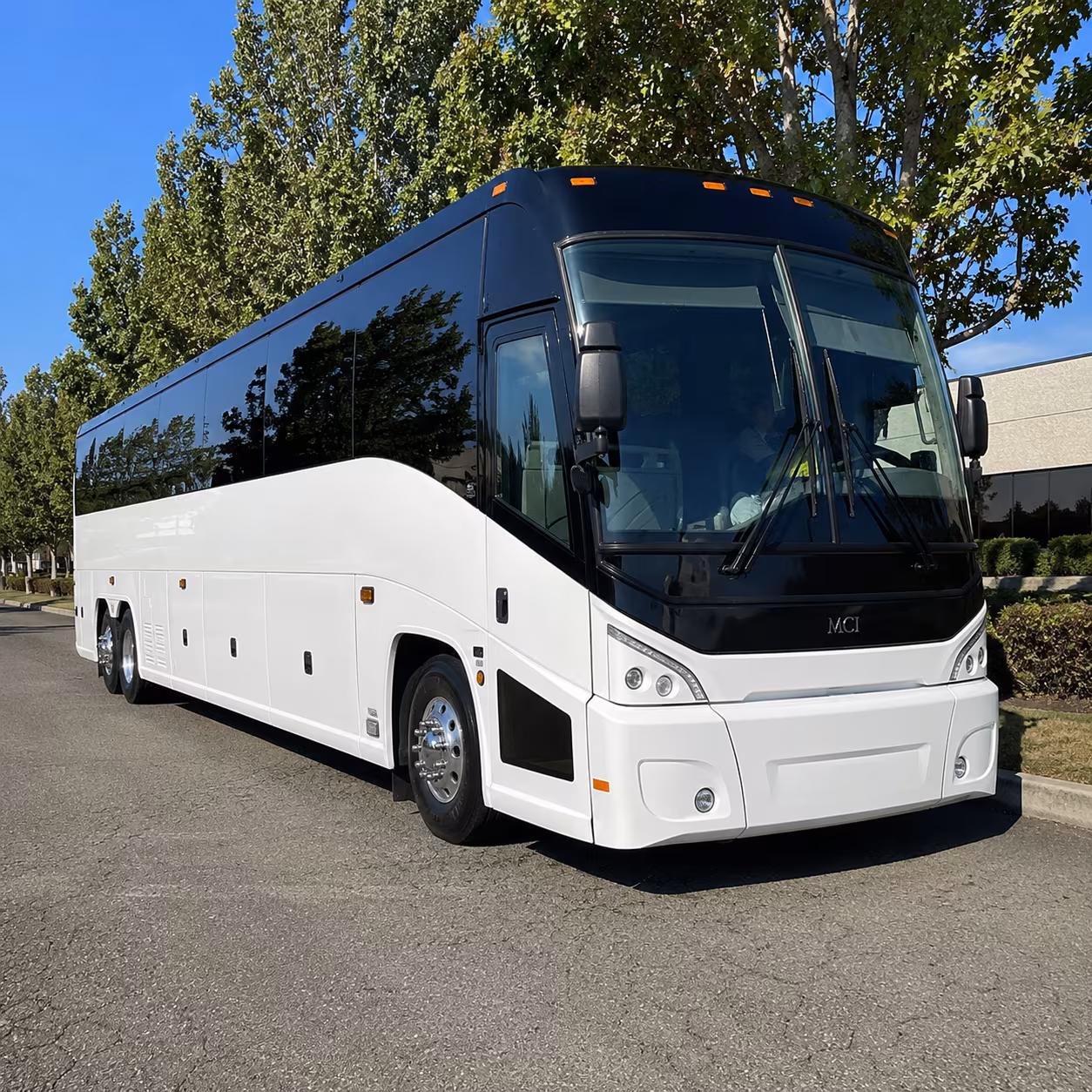portland 50 passenger charter bus